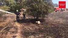 Arde un autobús en una zona residencial en Villanueva de la Cañada