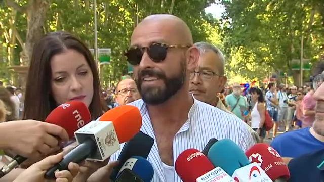 Políticos de Ciudadanos desfilan en la marcha del &#039;Orgullo Gay&#039; entre insultos y abucheos de varios asistentes