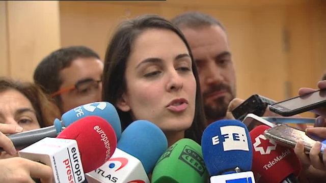 Carmena acata la orden de Montoro pero continuará la batalla en los tribunales