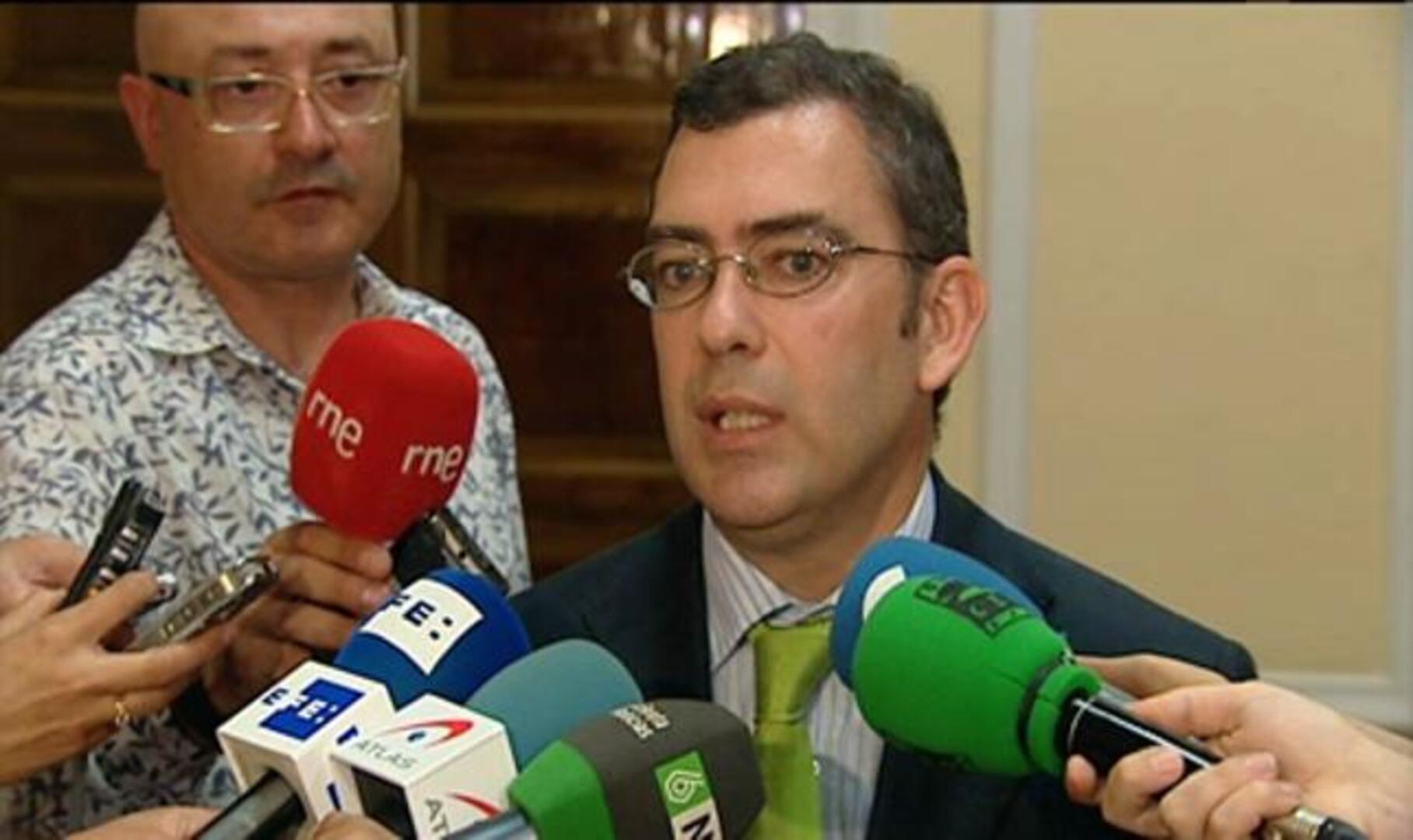 La Guardia Civil asistirá a los pescadores si el lunes faenan en aguas junto al Peñón