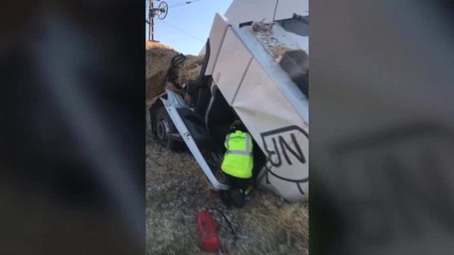 Un tren arrolla a un camión en Málaga y deja, al menos, cinco heridos