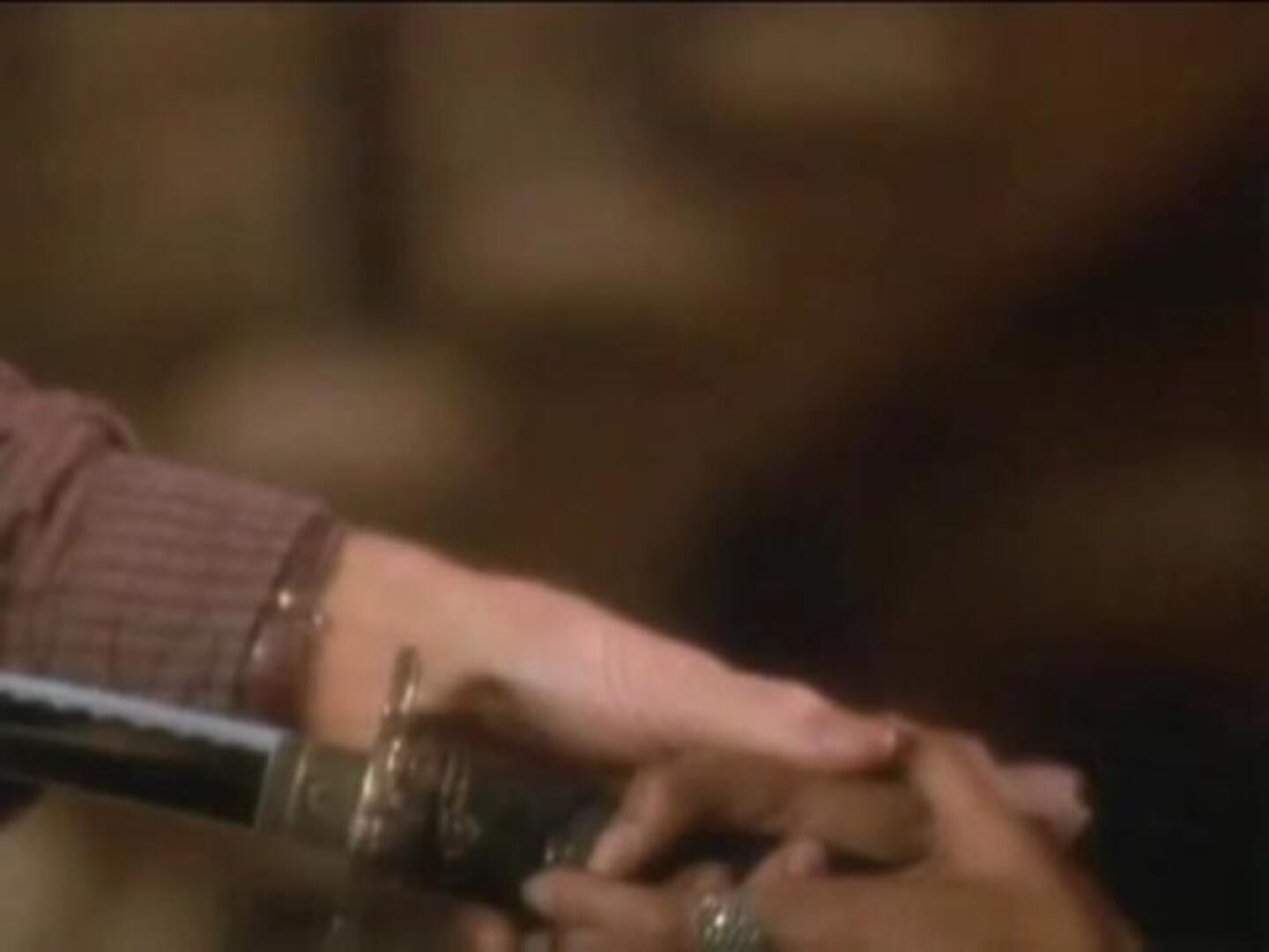 Subastan el vestido negro que Whitney Houston lució en «El guardaspaldas»