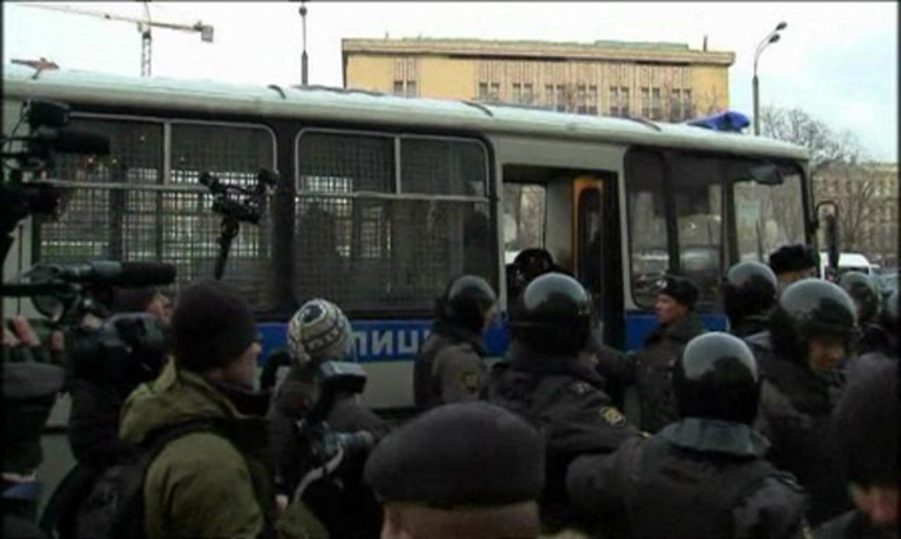 La policía eleva a 250 los opositores rusos detenidos al intentar denunciar fraude electoral