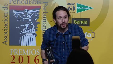 El portavoz del PP en el Congreso, Rafael Hernanado, recibe el galardón «Azote de la Oposición»