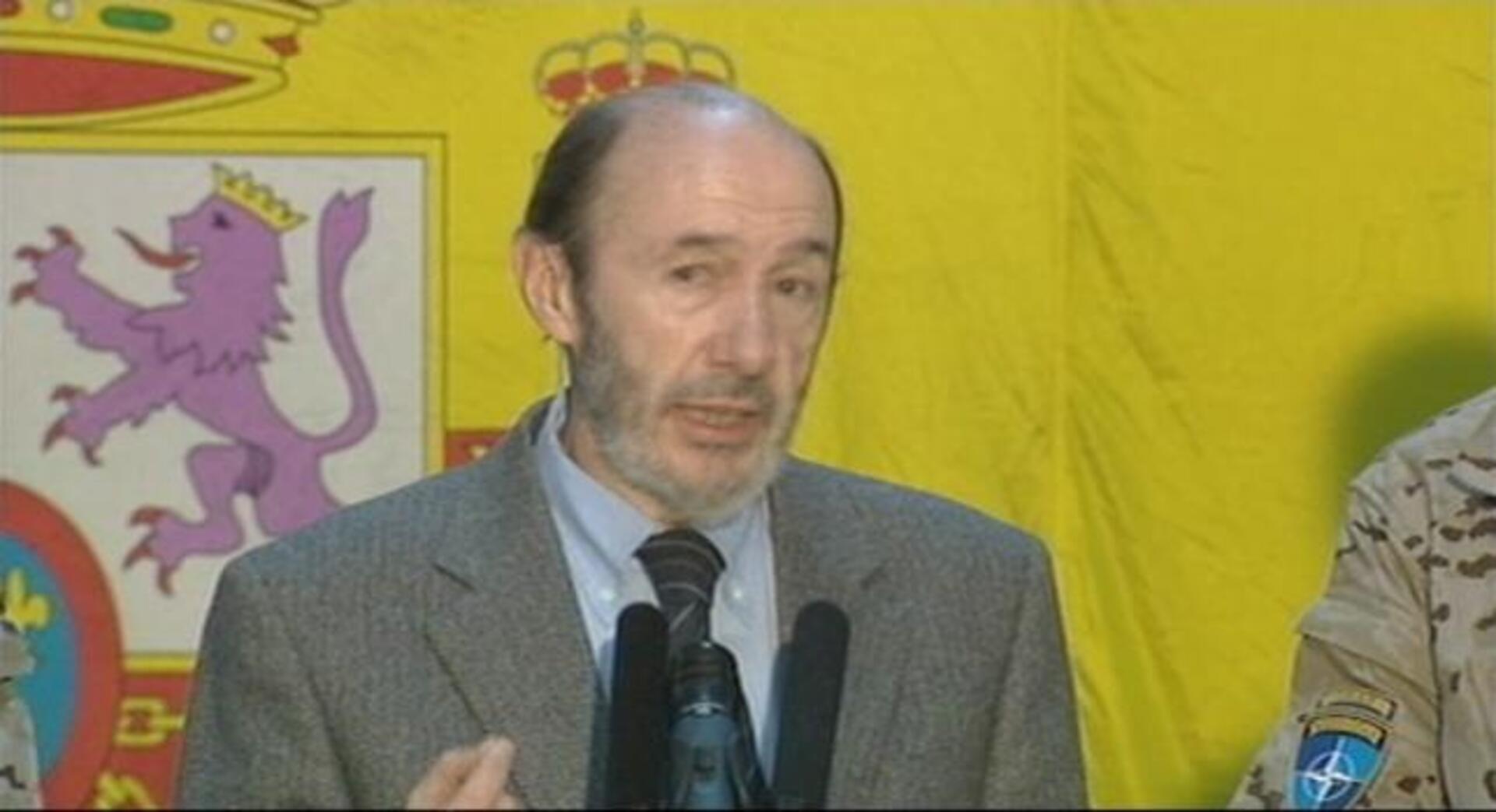 Rubalcaba en Afganistán: «Sois la imagen de una España que defiende la libertad»