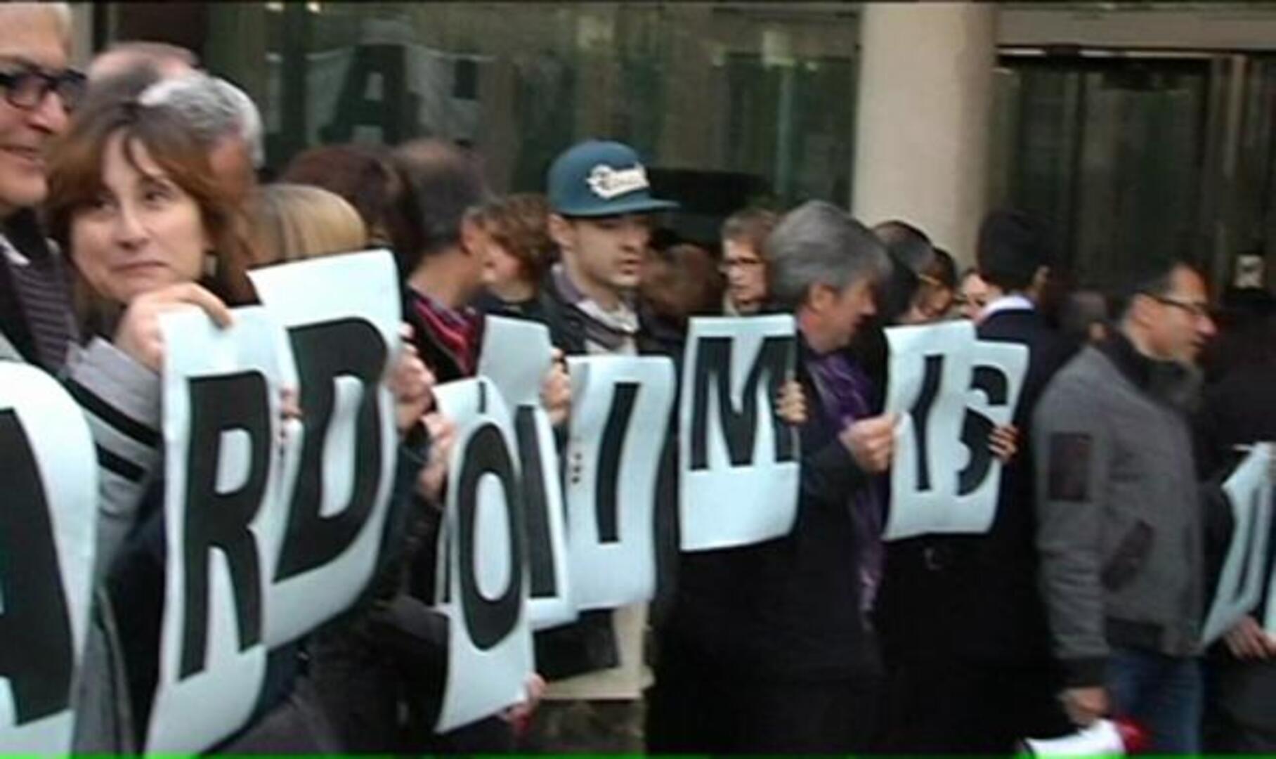 Gritos de «Gallardón dimisión» ante las sedes judiciales