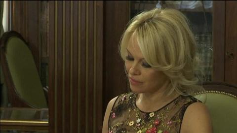 Vídeo: Pamela Anderson acude al Kremlin como activista de los derechos de los animales