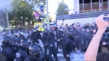 La Policía carga en la contramanifestación de los CDR de Barcelona