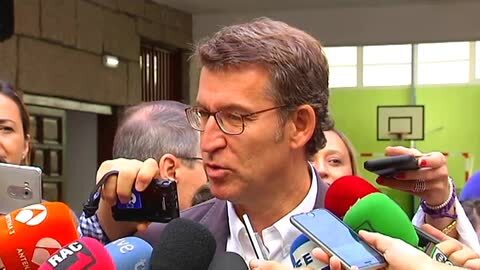 Vídeo: Feijóo, al ejercer su derecho al voto en su colegio electoral de Vigo