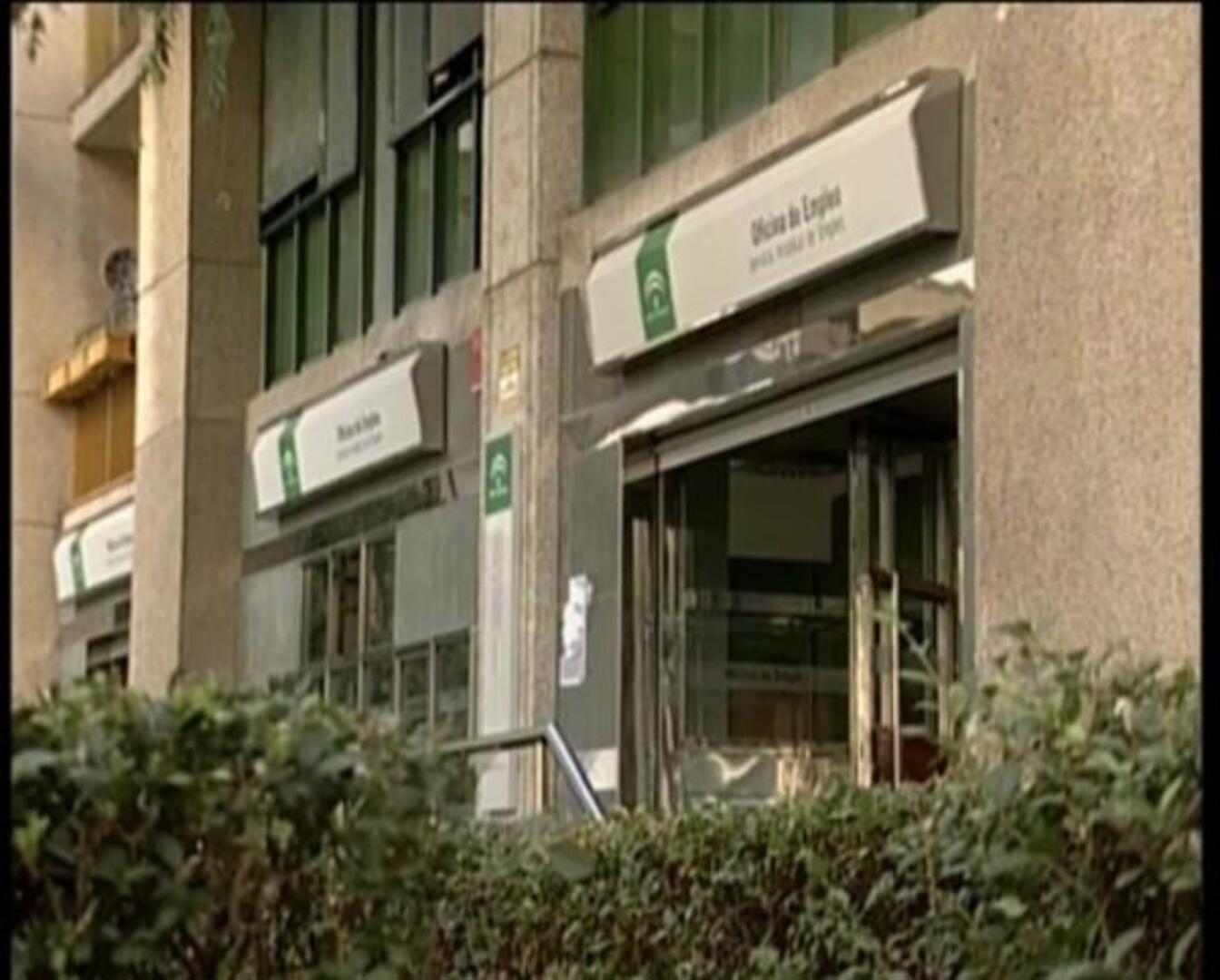 Denuncia del PSOE contra las medidas antidéficit de Rajoy... a quince voces