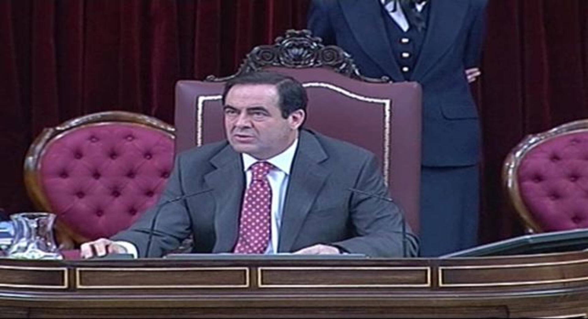 Bono expulsa a Willy Toledo del Congreso durante el debate del Sahara