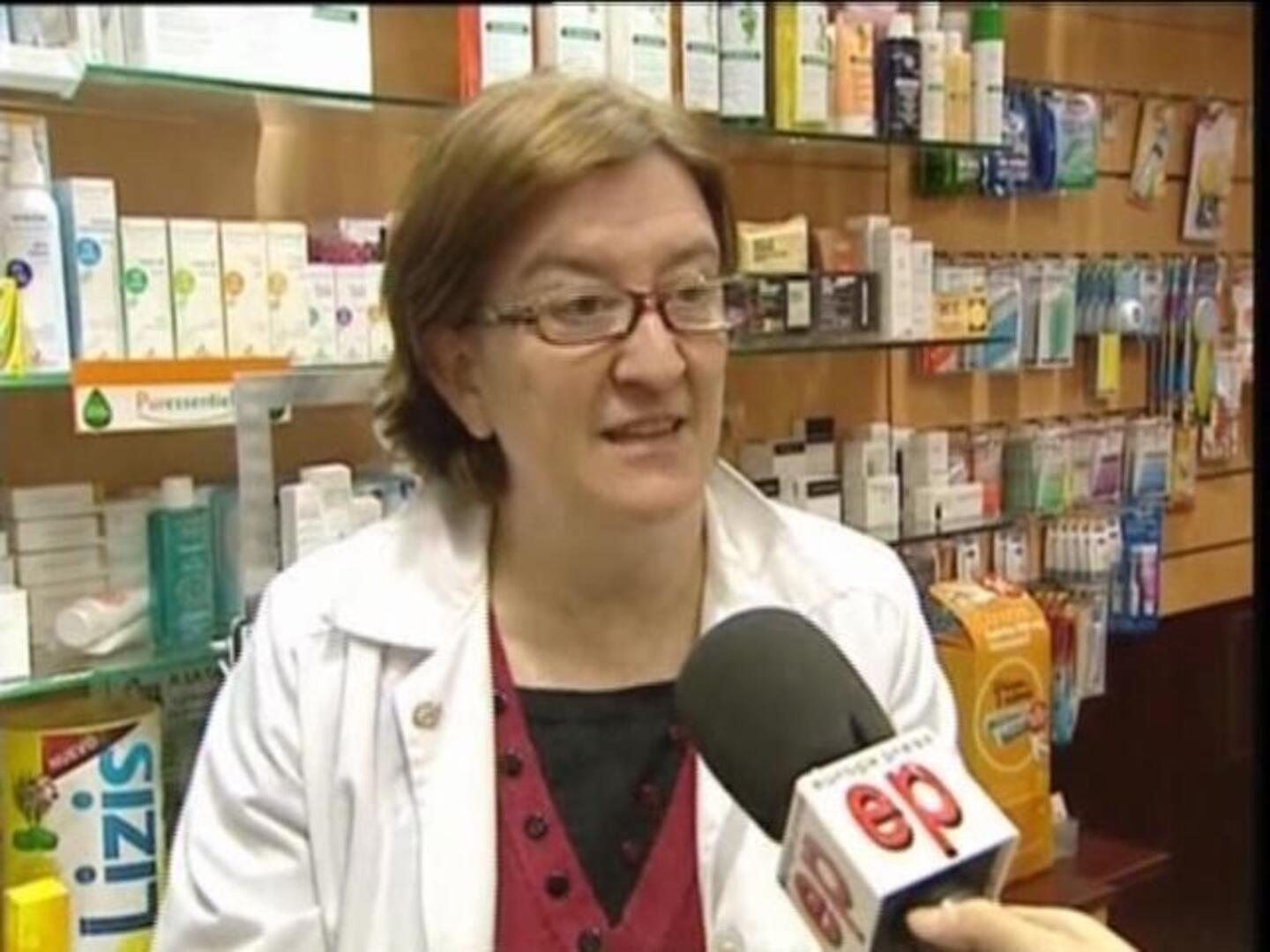 Pajín no descarta financiar terapias para dejar de fumar