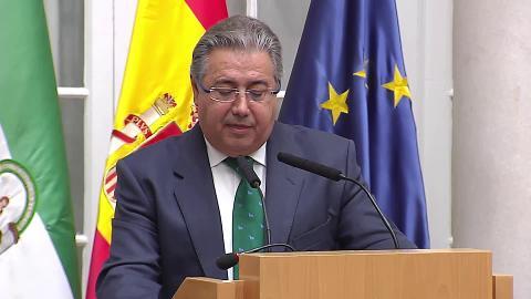 Vídeo: Zoido: «Los terroristas seguirán expuestos al imperio de la ley» [27-dic-2016]