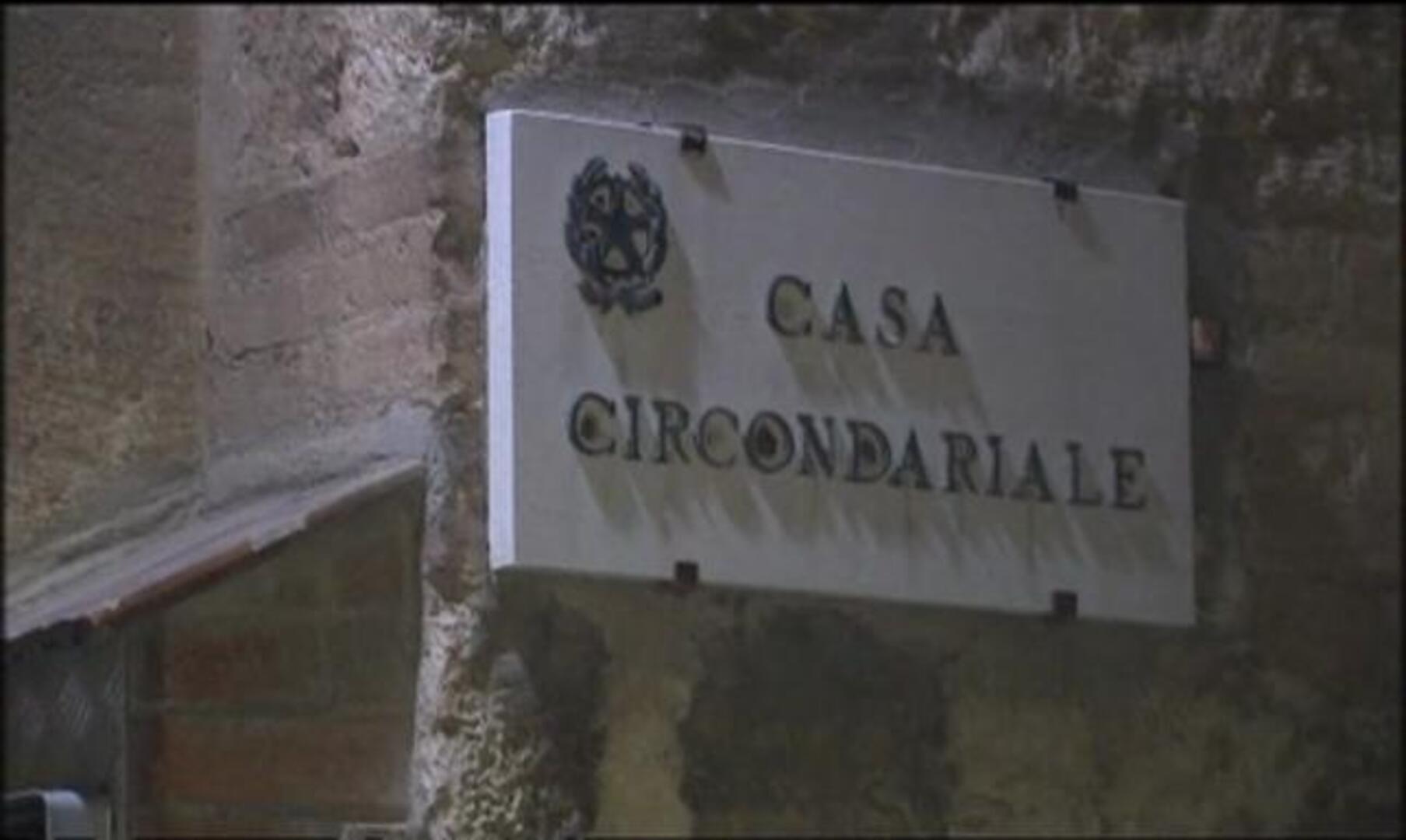 Pintadas contra el capitán del Costa Concordia en la cárcel