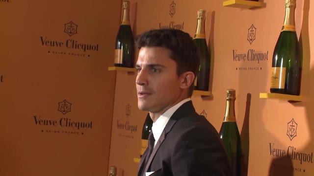 Álex González desmiente su relación con la modelo Lillie Bernie