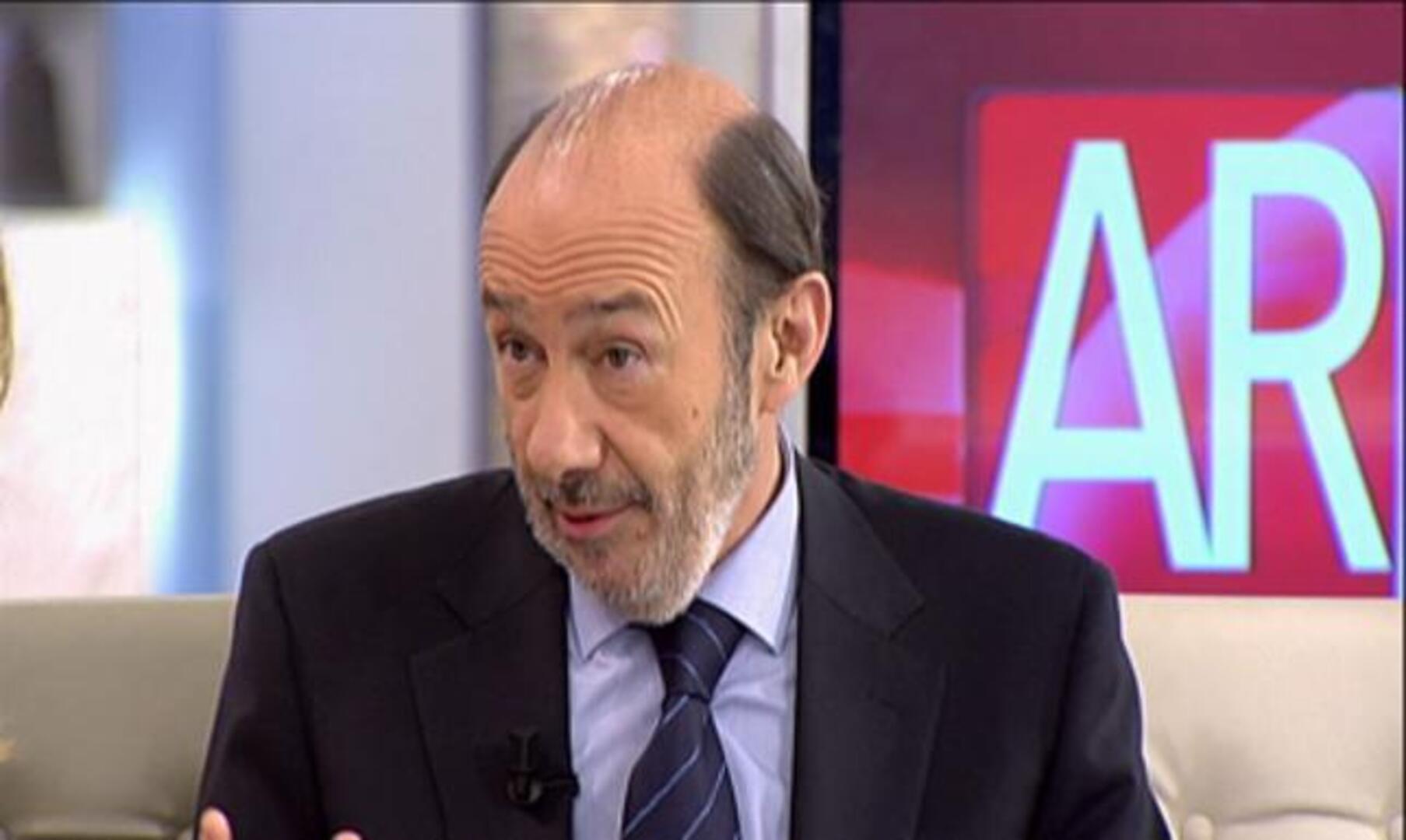 Rubalcaba considera que Chacón no es la solución actual para el PSOE