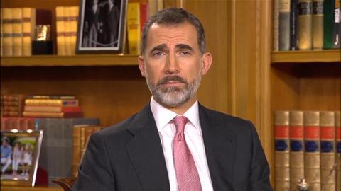 Vídeo: El rey Felipe cambia el Palacio Real por su despacho en Zarzuela en su tercer mensaje de Navidad