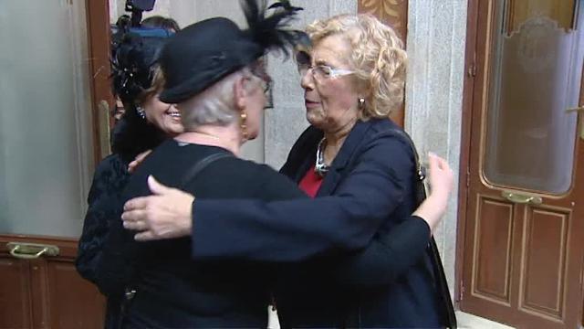 Carmena, ayer, tras recibir a la cofradía del Entierro de la Sardina