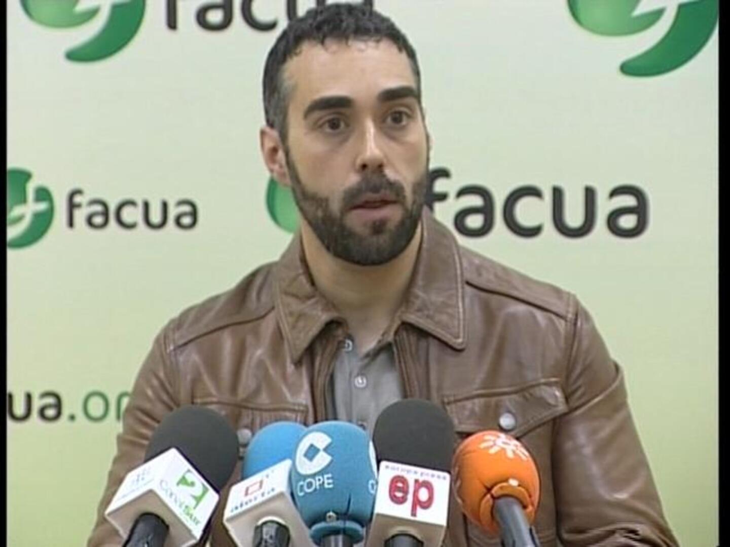 Piden a la ministra de Sanidad que se quite la fraudulenta «pulsera milagro»