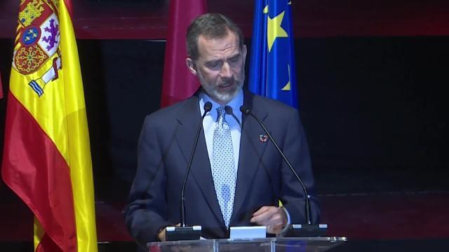 El Rey insta a los jóvenes a involucrarse en la vida política