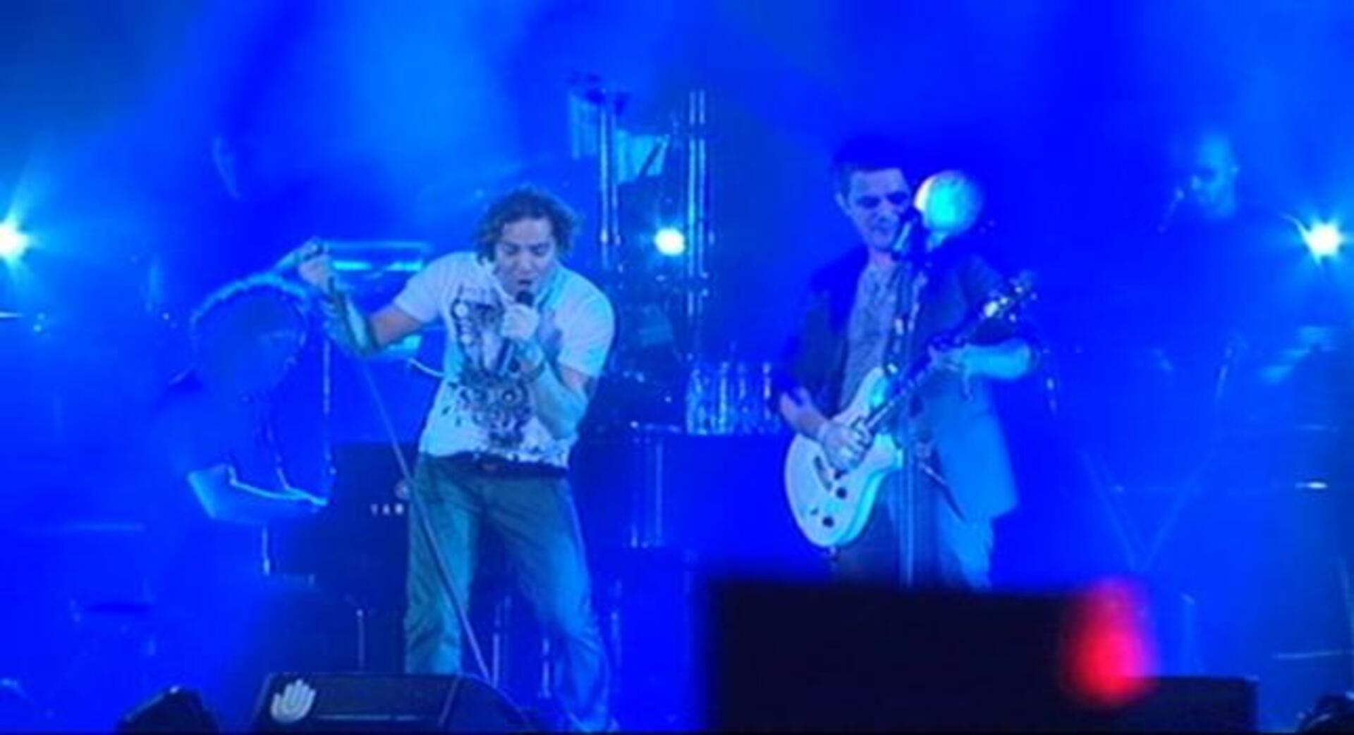 Alejandro Sanz se rodea de amigos en Madrid