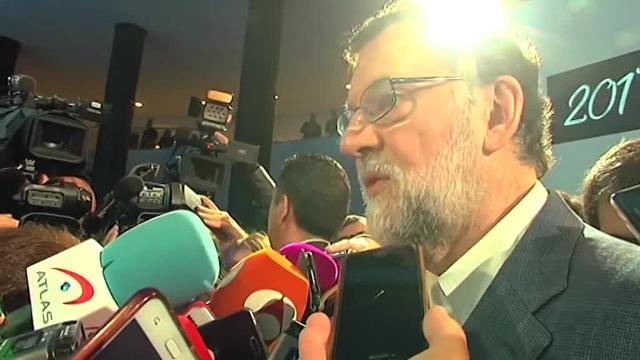 Rajoy expresa el &quot;apoyo del PP&quot; a Cifuentes