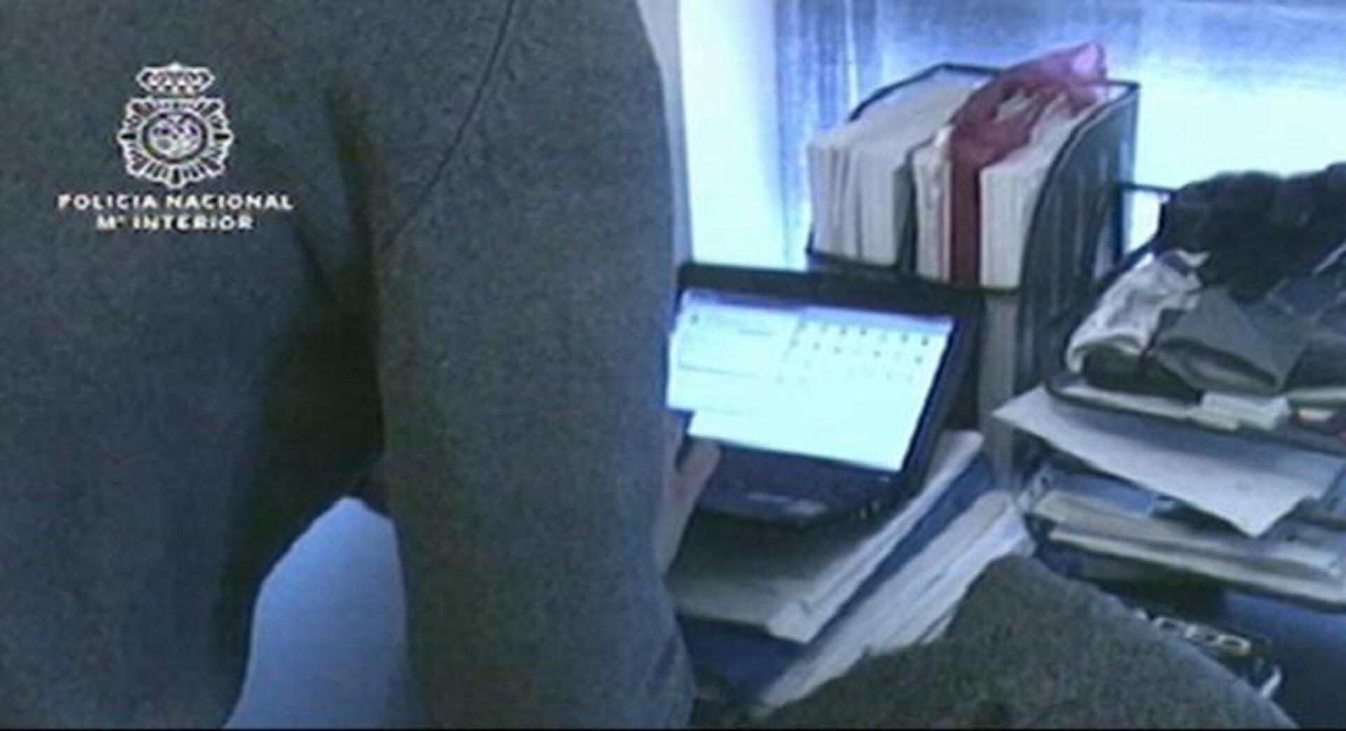 Detenida por primera vez una mujer por distribuir pornografía infantil