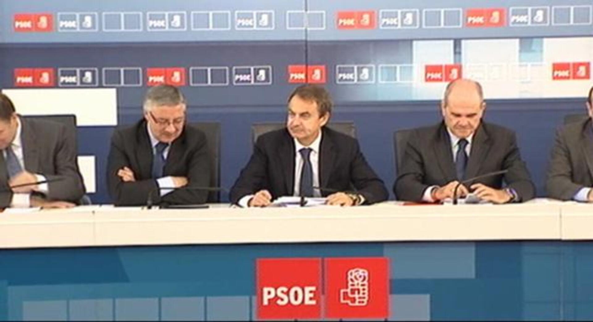 Zapatero ya ha desvelado su futuro a su mujer y a un líder del PSOE