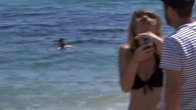 Aumenta el número de niños ahogados mientras sus padres miran el móvil