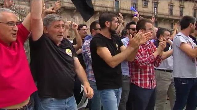 Los taxistas gallegos colapsan la Plaza del Oratorio de Santiago