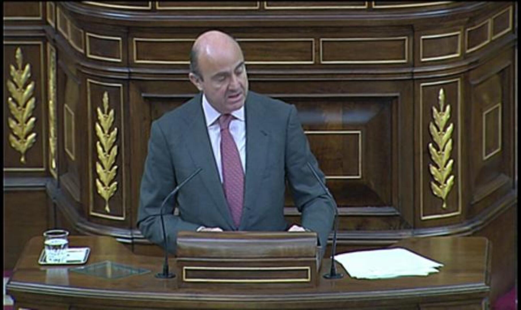 El Gobierno asegura contar ya con 6.000 pisos de la banca para el fondo social