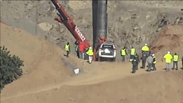 Extraen los 60 metros de tubo del pozo paralelo al de Julen