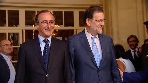Rajoy saluda a Alonso