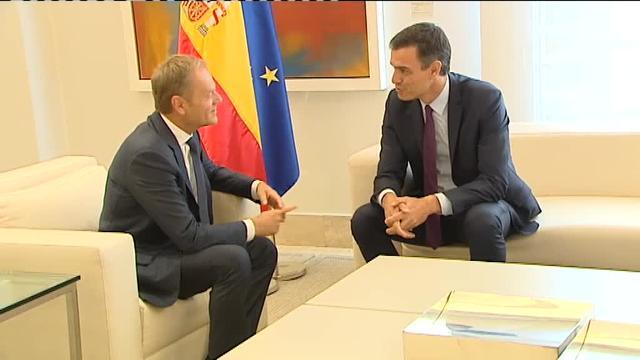 Pedro Sánchez recibe en La Moncloa al presidente del Consejo Europeo, Donald Tusk