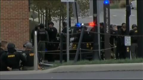 El campus de la Universidad de Ohio en Columbus tomado por la Policía tras el aviso