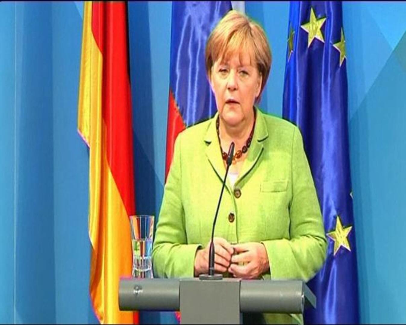 Merkel alaba la reforma constitucional española para limitar el déficit