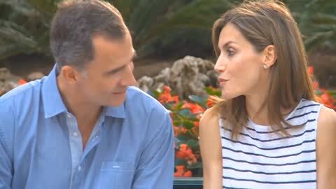 La Reina en Almería inaugurando el nuevo curso escolar