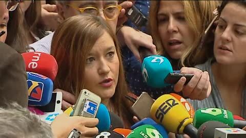 Micaela Navarro, Pedro Sánchez y César Luena, durante la reunión de la Ejecutiva del partido