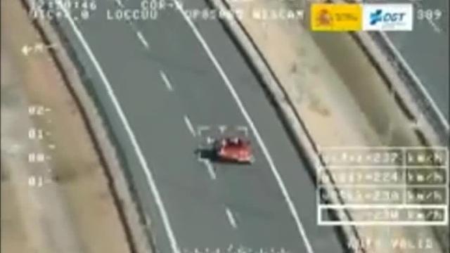 Vídeo: El Pegasus de la DGT cazó recientemente a un conductor a 245 km/h, pero no podrá multar si no identifica al conductor del vehículo según esta sentencia