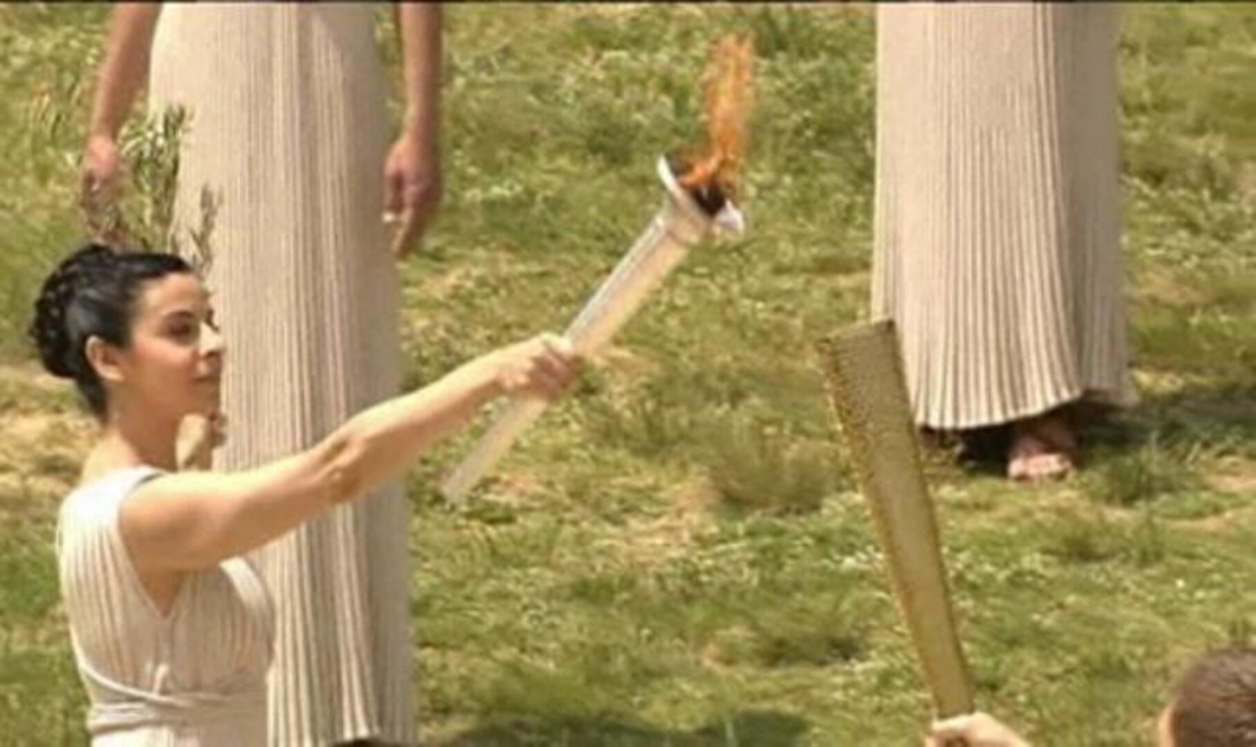 El fuego sagrado de Olimpia viaja ya hacia Londres