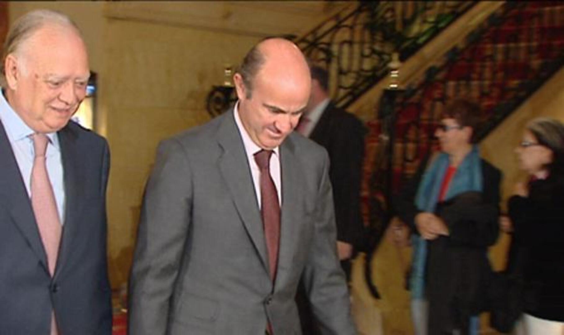 La CE acoge «favorablemente» los recortes en Sanidad y Educación