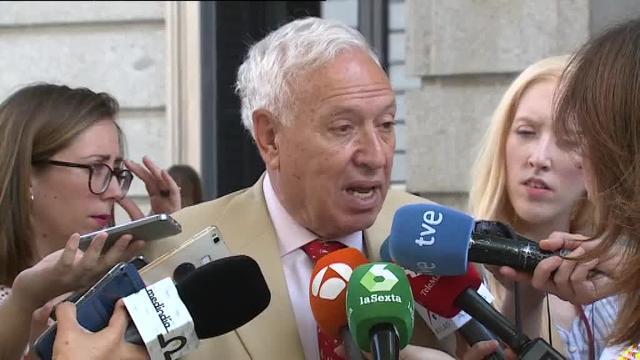 El &quot;reformista&quot; Margallo vuelve a cargar contra la &quot;inmovilista&quot; Saénz de Santamaría
