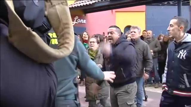 Montoya sale de la comandancia para declarar ante el juez