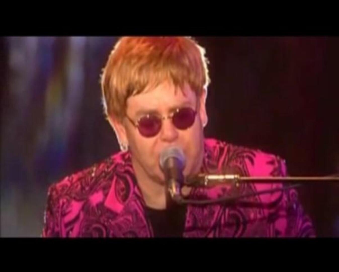 Elton John y David Furnish quieren otro hijo