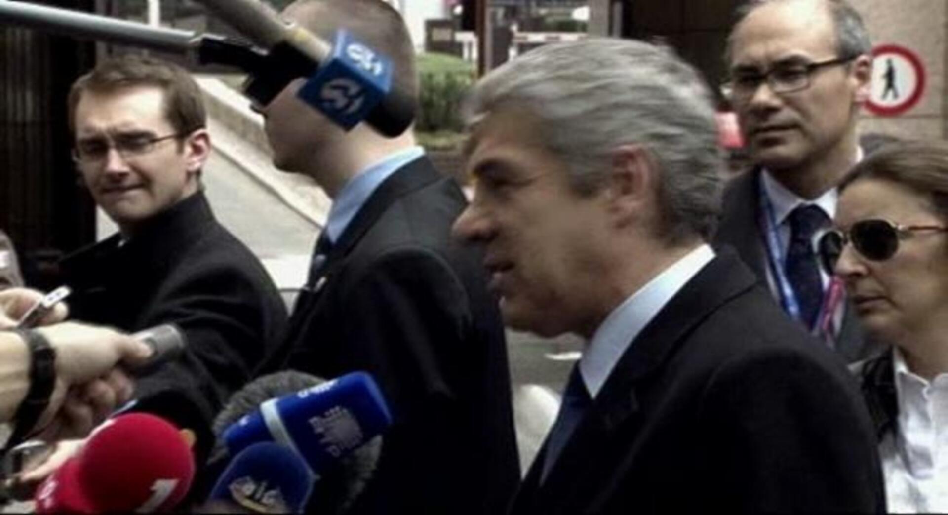 Europa presiona a Portugal para que acepte el rescate que Sócrates rechaza