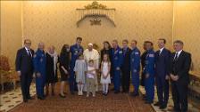 El Papa recibe a un grupo de Astronautas en el Vaticano