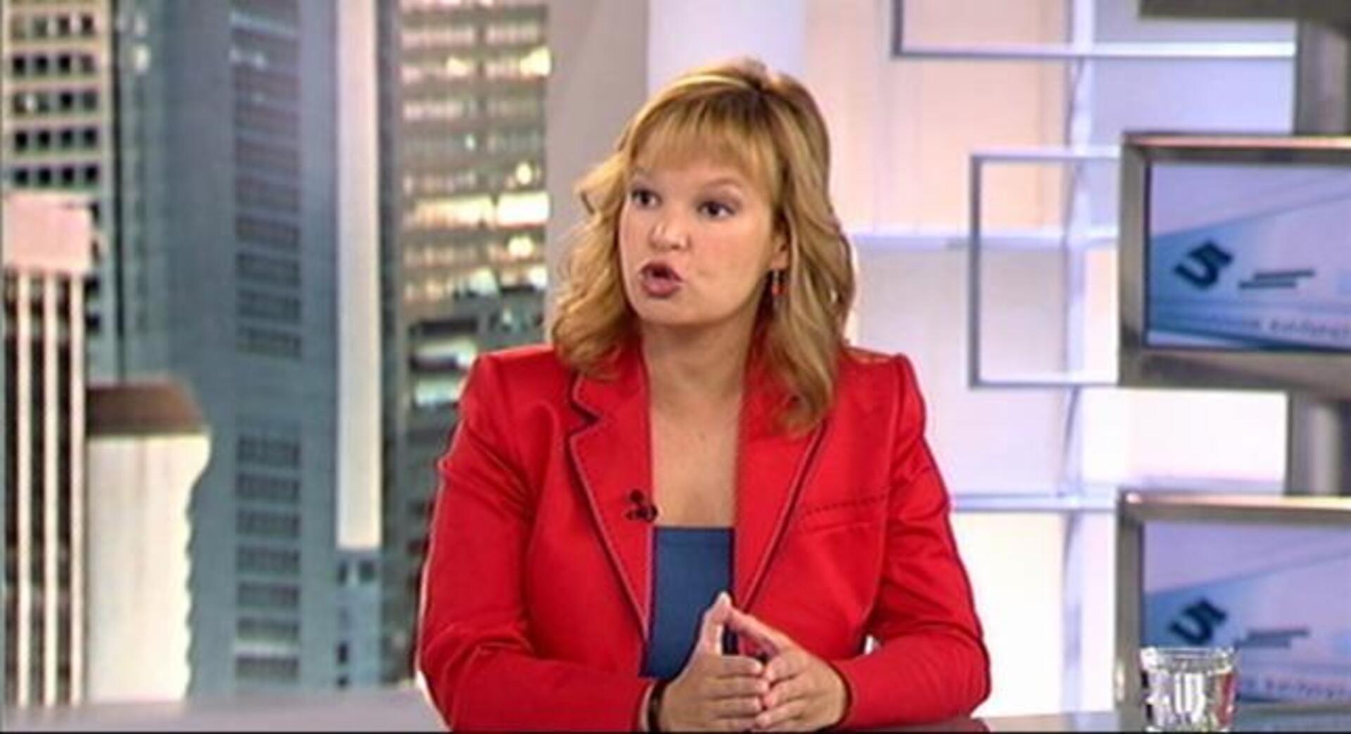 Todo sobre el desfile: nadie comparte el protocolo de Chacón