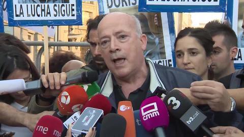 Los manifestantes elevaron la tensión a últlima hora en la calle Cedaceros