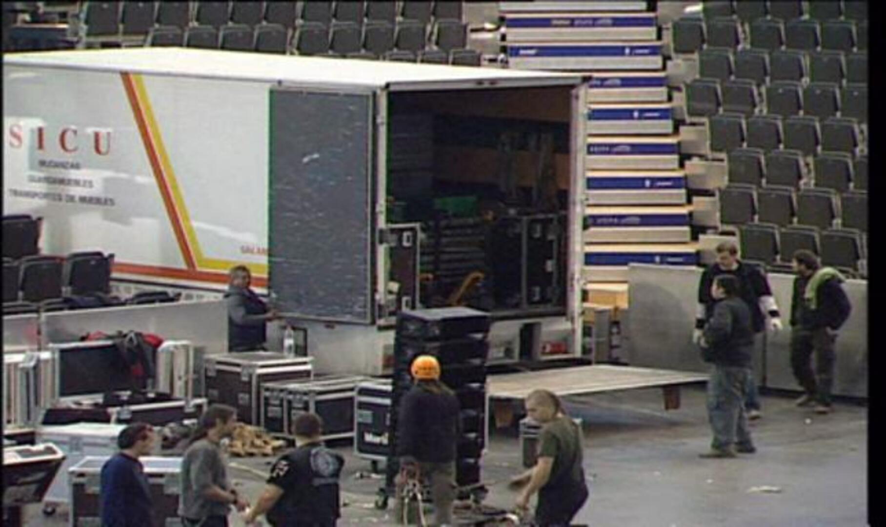 Mueren tres chicas por un avalancha en la fiesta de Halloween del Madrid Arena