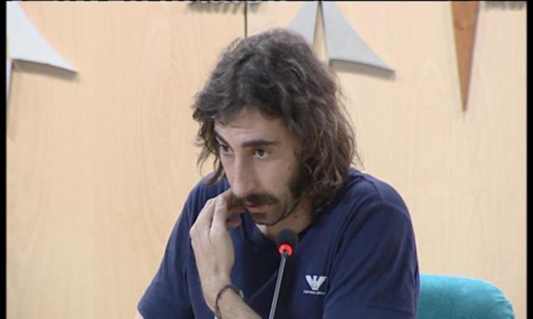 Manu Brabo, tras aterrizar en Madrid: «Volver a Libia es tentador, pero no sé»